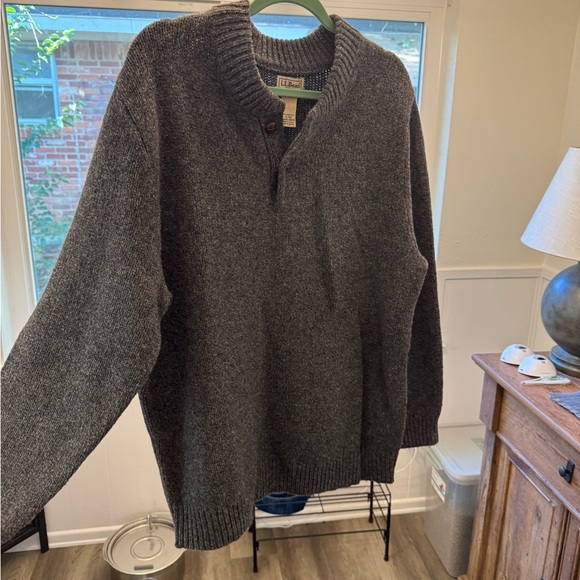 L.L. Bean Men's Charcoal Zip-Up Sweater - Picture 1 of 5